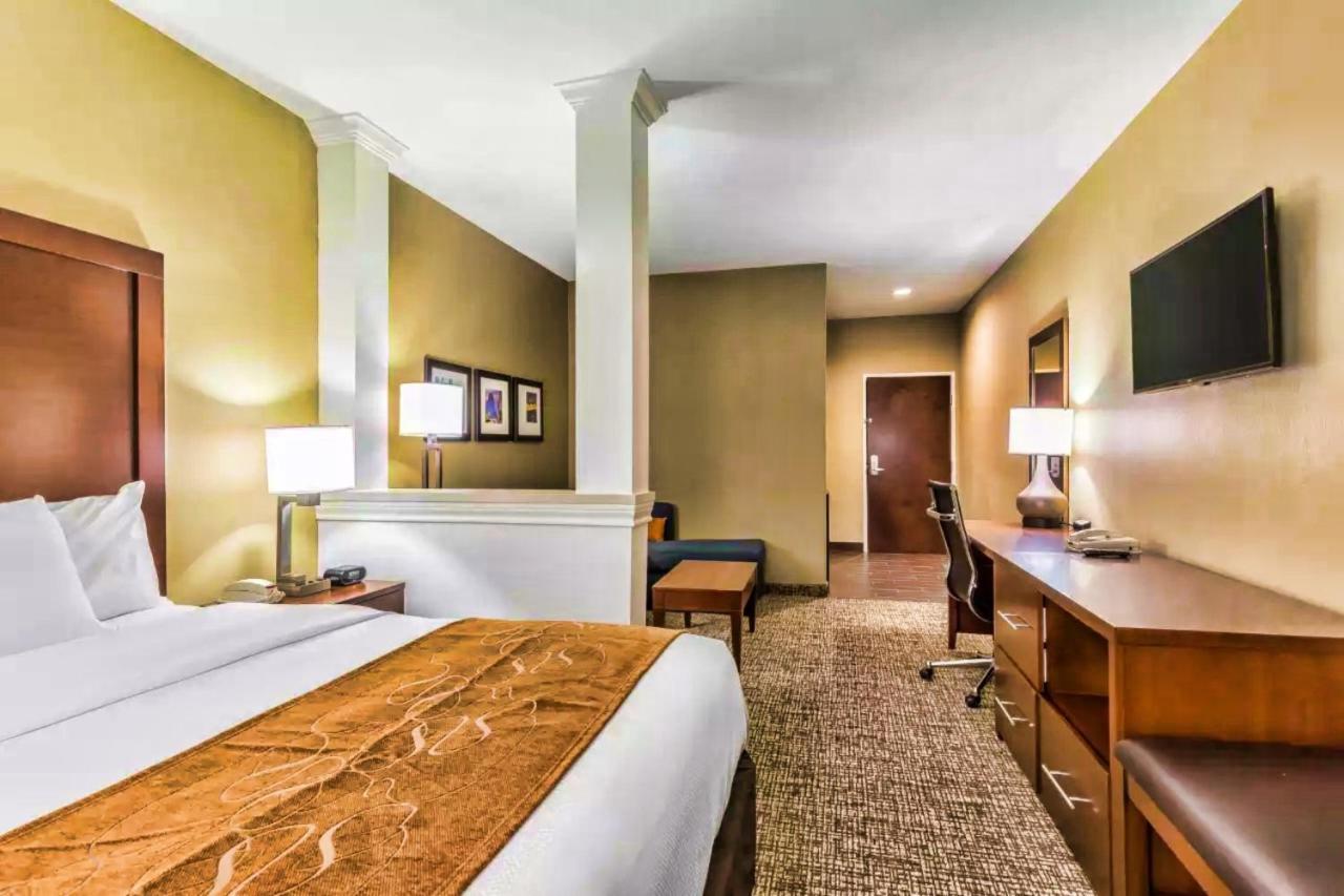 Comfort Houston I45 North Hotel 3*