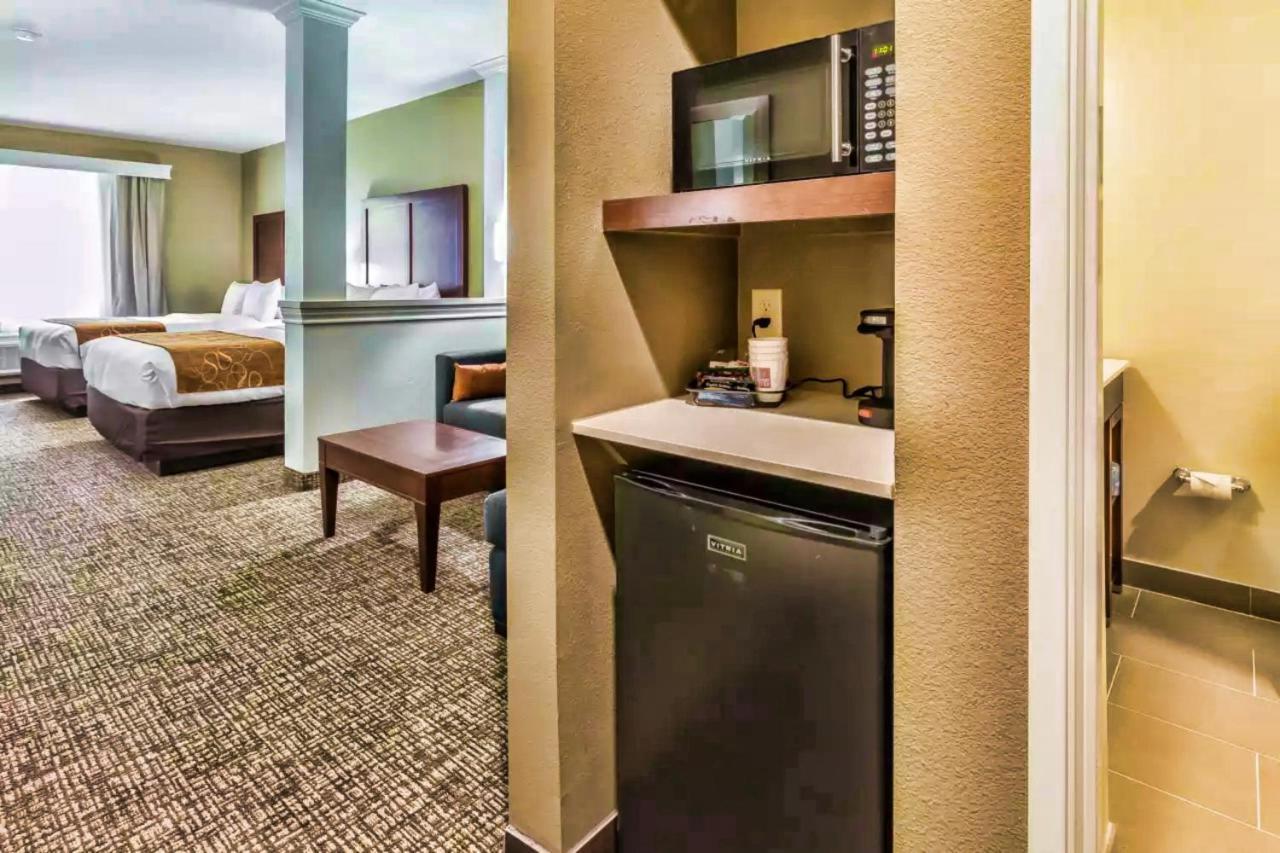 Comfort Houston I45 North 3*